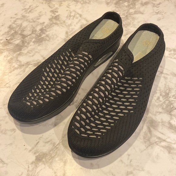 Slide on Shoes - Picture 1 of 9